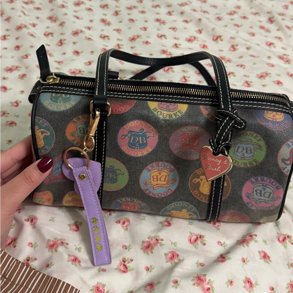 Vintage Y2K Dooney & Burke colorful barrel purse 👜 💐🫐🩵